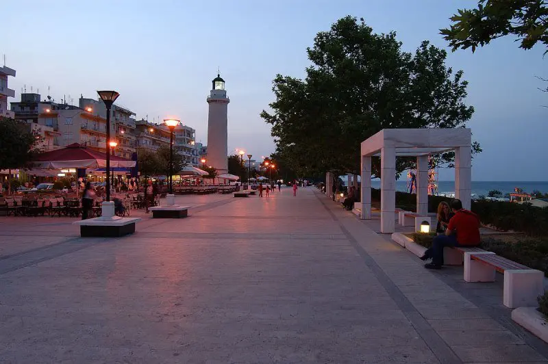Demokrasi Caddesi