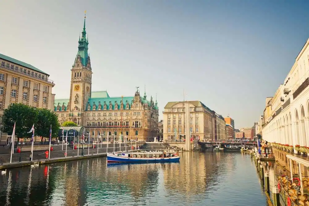 Hamburg-Harcama-Rehberi-Hamburg-Sehir-Ici-Ulasim-Fiyatlari-Hamburg-Yeme-Icme-Fiyatlari-Hamburg-Gezi-ve-Muze-Fiyatlari