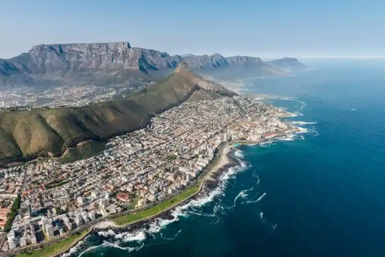 Sea-Point-Cape-Townda-sessiz-ve-aile-dostu-bir-bolgede-nerede-kalinir