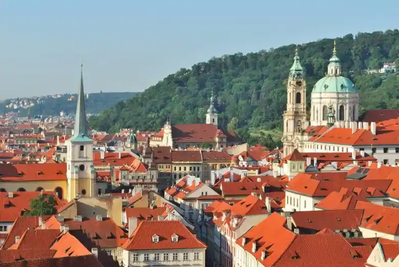 bir günde prag mala strana