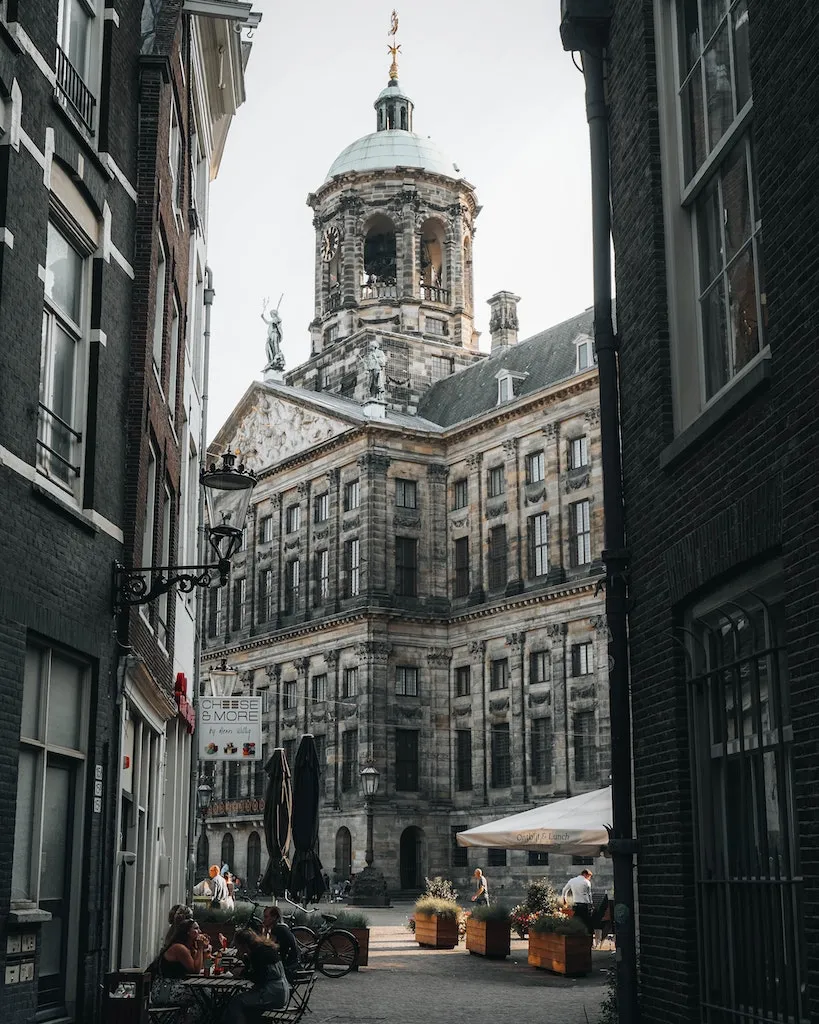 Amsterdamda Kaçırmamanız Gereken 10 Simgesel Yapı